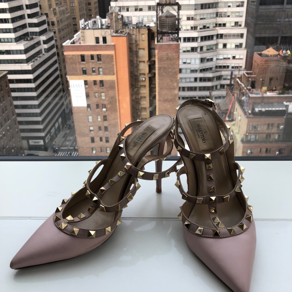 Original Valentino leather pump heels in used fair condition